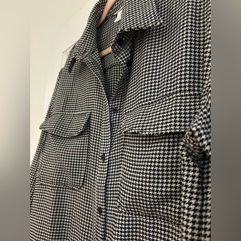 H&M Houndstooth Button Down - image 4